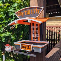 Hull City Bird Feeding Station - The Tigers Football-Themed Garden Decor Feeder For Fans - thumbnail 4
