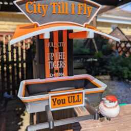 Hull City Bird Feeding Station - The Tigers Football-Themed Garden Decor Feeder For Fans - thumbnail 3