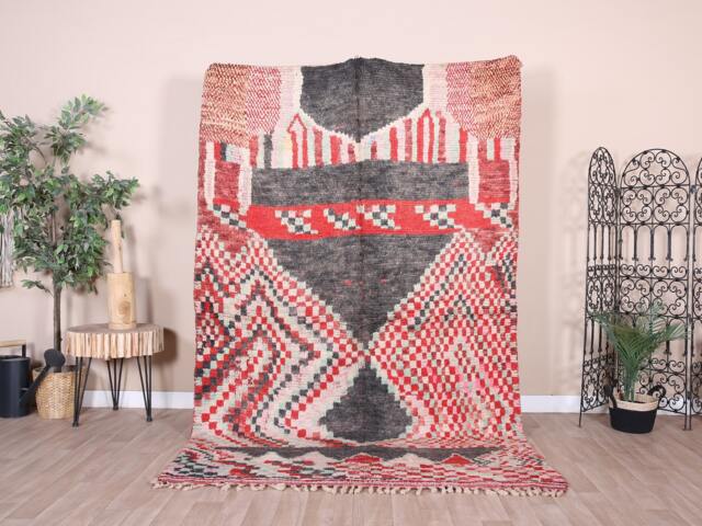 Vintage Boujaad Rug, Authentic Moroccan Rug 5x8 Ft - image 1