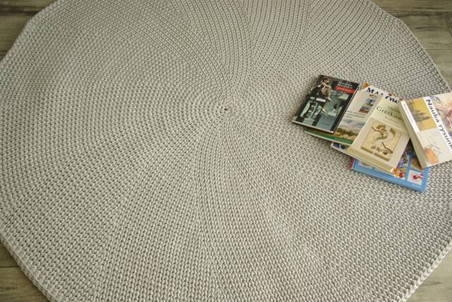 Handmade Light Gray Cotton Round Rug 140cm - image 1