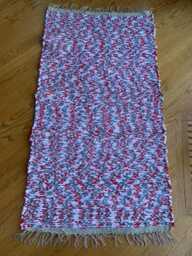 Red White Gray Rug, 25 1/2