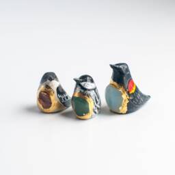 Blackpoll Warbler With Crystal Figurine - Song Bird Talisman Aventurine - thumbnail 4