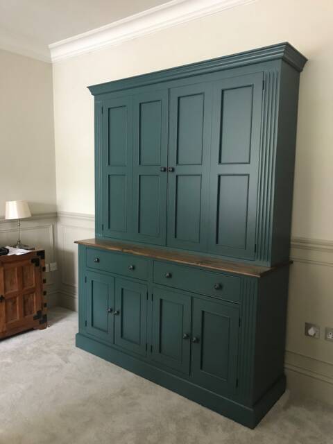 Tv/Entertainment Media Unit Dresser With Bi-Fold Doors, Drawers & Cupboards, Free Standing, Painted, Fluted Design - image 1