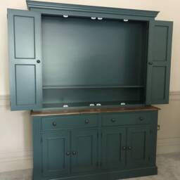 Tv/Entertainment Media Unit Dresser With Bi-Fold Doors, Drawers & Cupboards, Free Standing, Painted, Fluted Design - thumbnail 2