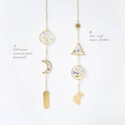 Pressed Flower Car Or Wall Decor Charms - Floral Confetti in Geometric Shapes, Brass - thumbnail 2