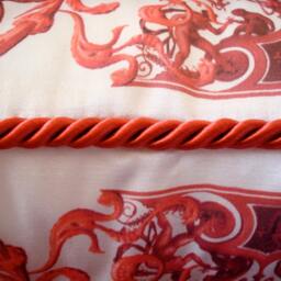 Angela Pillow - White/Wine - thumbnail 3