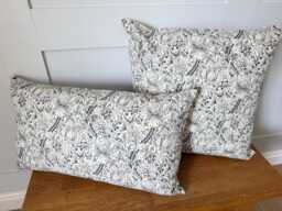 Goldenlily Pattern Grey/Cream Fabric 16 - thumbnail 1