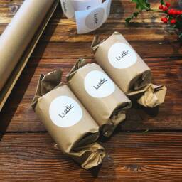 Emporium Tea Scented Soy Candle, Vegan & Eco Friendly, Handmade in The New Forest - thumbnail 3