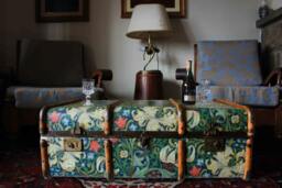 William Morris Steamer Trunk Coffee Table - Upcycled Vintage Chest Retro Storage Furniture _ Glin