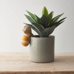 8cm Bumble Bee Plant Pot Hanger, Christmas Present, Stocking Filler, Secret Santa - thumbnail 3