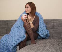 Chunky Knit Blanket, Super Giant Knit Blanket, Thick Yarn Bulky Knit, Merino Wool, Extreme Knitting - thumbnail 1