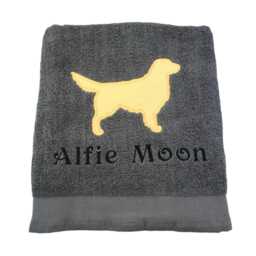 Personalized Golden Retriever Embroidered Bath Towel Dog Lover Gift - thumbnail 2