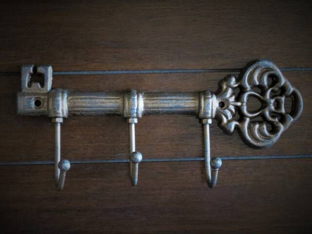 Cast Iron Key Holder Rack Aged Copper Finish, Vintage Inspired - image 1