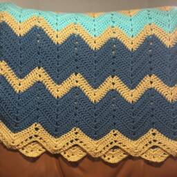 Zig Zag Baby Blanket in Blue - thumbnail 4