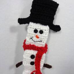 Crochet Snowman Wall Hanging Whimsical Christmas Decoration - thumbnail 2