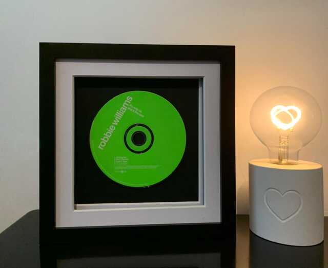 Robbie Williams - She's The One- Framed Cd Single Music Wall Art Gift - image 1