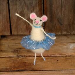 Felted Mouse, Mouse Ballerina, Felt Animal, Birthday Cake Topper, Cute Dancing Waldorf Toy, Miniature Handmade, Eco Gift - thumbnail 3