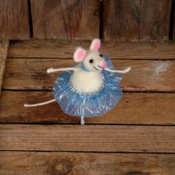 Felted Mouse, Mouse Ballerina, Felt Animal, Birthday Cake Topper, Cute Dancing Waldorf Toy, Miniature Handmade, Eco Gift - thumbnail 2
