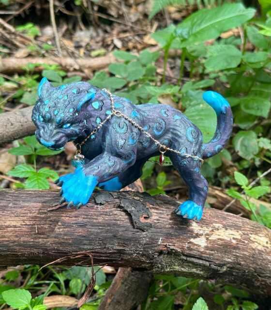 Sapphire Jewelled Panther 3D Printed Figure 20cm X 9cm 8cm - image 1