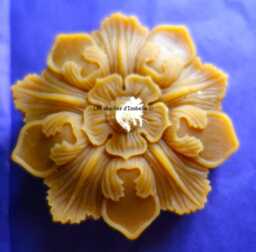 Gothic Flower Candle - thumbnail 1