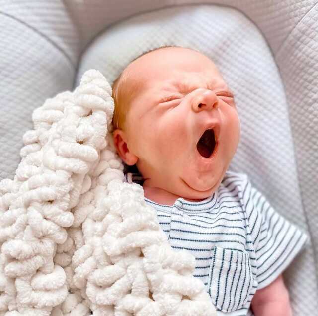 Baby Lovey Blanket - Soft Chenille Security Comforter With Dummy Loop Option New Gift - image 1