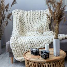 Chunky Knit Blanket, 100% Merino Wool Blanket, Arm Knit Chunky Christmas Gifts, Giant Throw - thumbnail 3