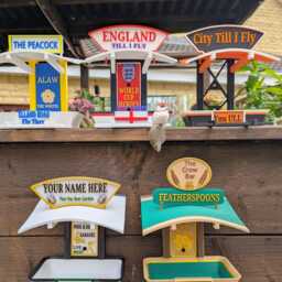 England World Cup Heroes Garden Bird Feeding Station - Three Lions Inspired Handmade Football Fly-Thru Feeder - thumbnail 4