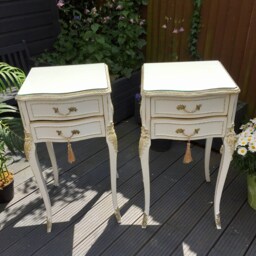 Sold ~Sold~ Vintage Olympus French Louis Style Pair Of Bedside Tables Orignal Glass Tops - thumbnail 3