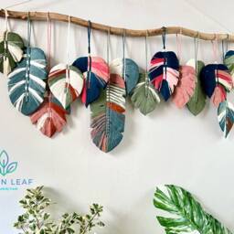 Large Macrame Monstera Leaf Wall Hanging Boho Art Tapestry - thumbnail 3