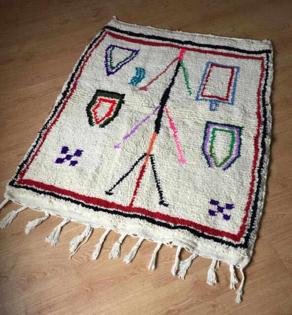 Azilal Rug - Berber Rug Atlas Moroccan Handwoven Rug, Wool, Ivory With Colored Marks/120 X 155 cm 3.9 5.08 Ft - image 1