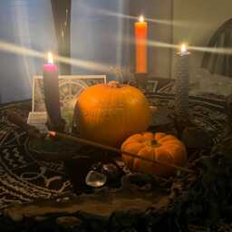 Samhain Spell Candle & Crystal Set Hand Rolled Beeswax, Halloween Ritual - thumbnail 1