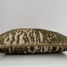 Green Velvet Cushion Cover, Handmade Jacquard Ikat Cushion, Decorative Pillow 17''x17''/44x44 cm - thumbnail 3