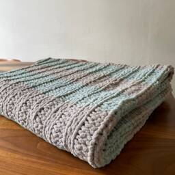 Super Soft Knitted Throw Blanket - thumbnail 2