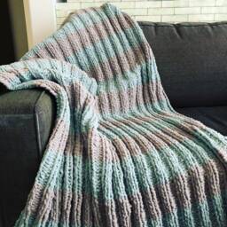 Super Soft Knitted Throw Blanket - thumbnail 1