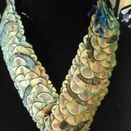 Master Quality Made in Maui Golden Peacock Feather Lei Hatband From Hawaii - thumbnail 2