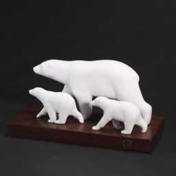 Polar Bear & Cubs Resin Sculpture By John Perry On Hardwood - thumbnail 2