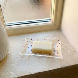 Handmade Pink Daisy Design Glass Soap Dish - thumbnail 3