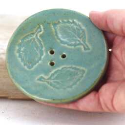 Handmade Ceramic Soap Dish Green Pottery Bathroom Accessory - thumbnail 3