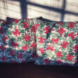 Christmas Bow Pillows - thumbnail 4