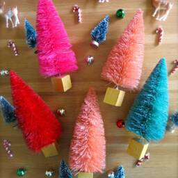 Large Flocked Bottle Brush Christmas Tree-8.5 Inch Snowy Pine Tree-Oh Tree-Retro Putz Village-Holiday Table Top-Forest Evergreens - thumbnail 4