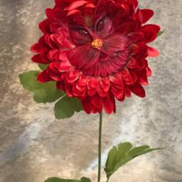 Alice in Wonderland - NonTalking Flowers Red Mum - thumbnail 3