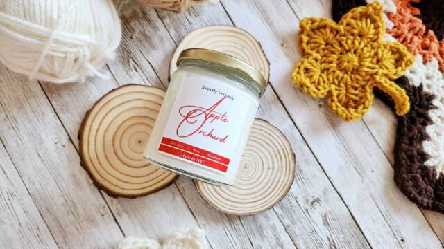 Apple Orchard - Scented Candle Soy Wax Hand Poured Home Decor Vegan - image 1