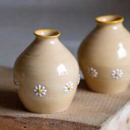 Handmade Ceramic Small Natural Beige Vase With White Yellow Daisy Flowers Cute Farmhouse Style Home Decoration Gift For Her Birthday - thumbnail 3