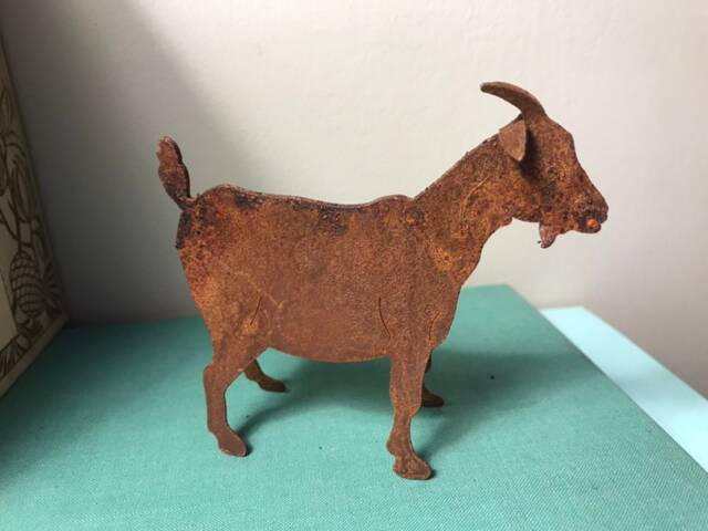 Rusty Goat, Goat Decor, Small Rusty Metal Goat, Lover Gift, Unique Figure, Metal Goat Statue, Animal - image 1