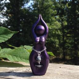The Morrigan Story Goddess Statue - Statue, Crow, Raven, Warrior Goddess, Great Queen, Wisdom, Priestess - thumbnail 3