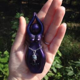 The Morrigan Story Goddess Statue - Statue, Crow, Raven, Warrior Goddess, Great Queen, Wisdom, Priestess - thumbnail 4