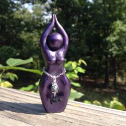 The Morrigan Story Goddess Statue - Statue, Crow, Raven, Warrior Goddess, Great Queen, Wisdom, Priestess - thumbnail 1