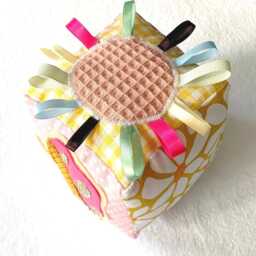 Forest Animal Grip Cube, Cloth Toy, Manipulative Game, Fabric Montessori Doe Theme, Baby Cube - thumbnail 3