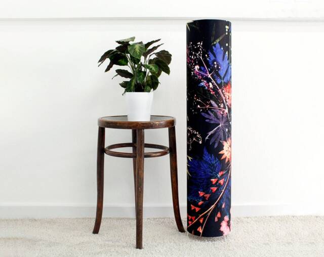 Handmade Floral Botanical 1 Meter Tall Floor Lamp, Blue Wreath Design, Compliments Home Interiors, Perfect D??cor - image 1