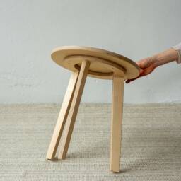 Wooden Round Coffee Table, 3 Leg Minimalist Side Small Endtable - Plantstand - thumbnail 2